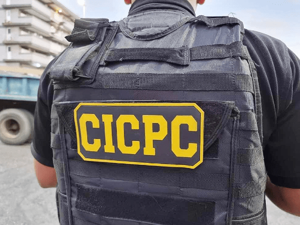 Detenidos los padres de una niña de cuatro años que murió al caer desde un 7mo piso en Caracas