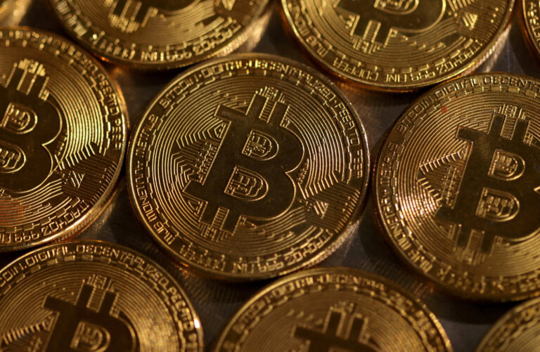 El bitcoin se toma un respiro tras superar resistencias y busca nuevos catalizadores