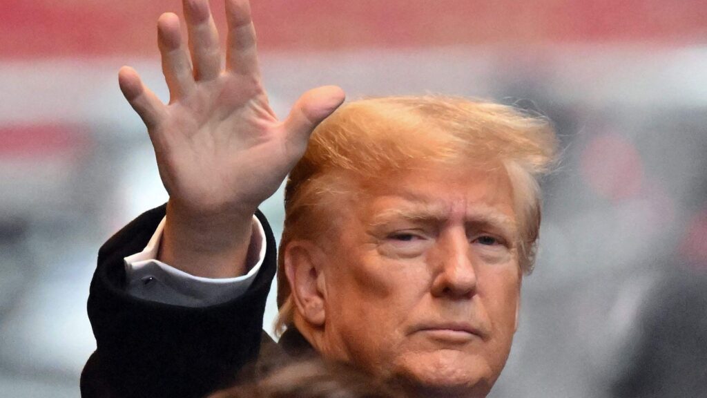Trump recrudece la escalada contra China y aclara que sus aranceles suben hasta el 145%