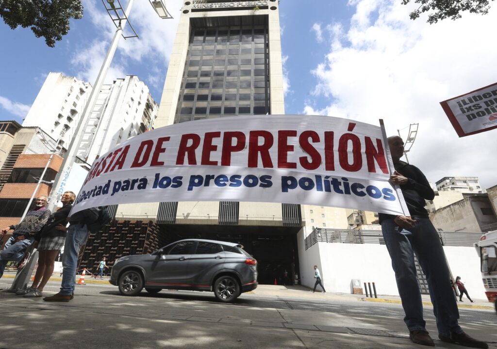Análisis de Entorno | Venezuela al límite: conciencia de la crisis, acciones defensivas y esperanza de un cambio irreversible Análisis de Entorno | Venezuela al límite: conciencia de la crisis, acciones defensivas y esperanza de un cambio irreversible