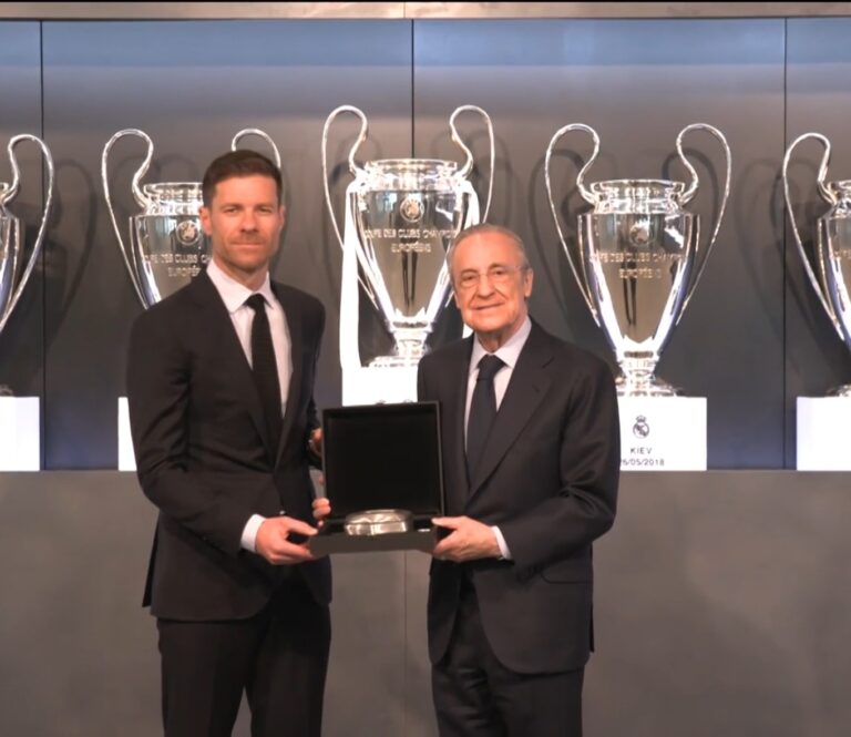 Presentación de Xabi Alonso en directo