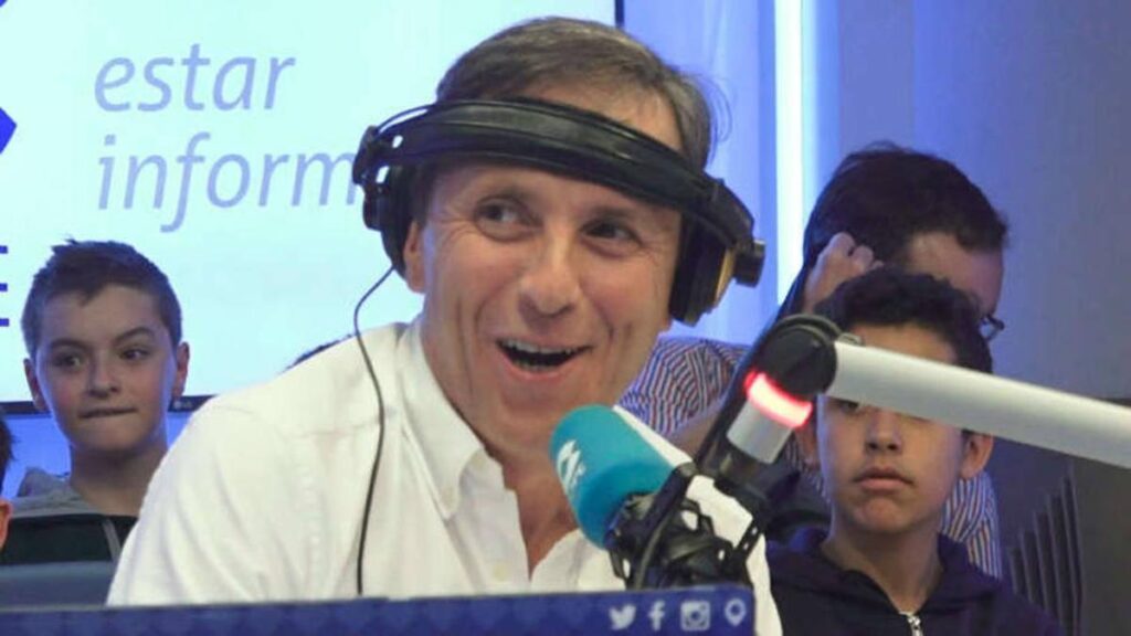 Paco González pone en tela de juicio el gesto de Flick en la celebración