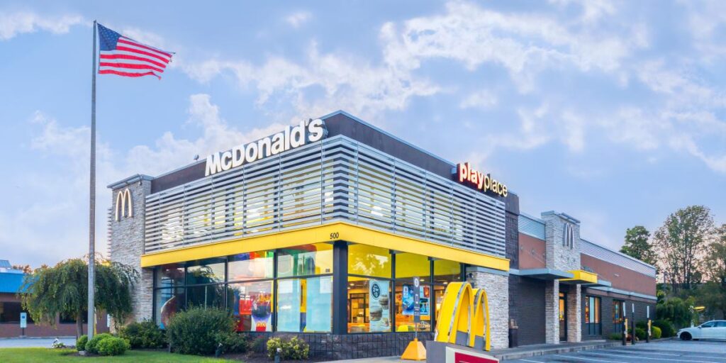 McDonald’s da un giro inesperado a sus menús tras la ruptura con un socio clave McDonald’s da un giro inesperado a sus menús tras la ruptura con un socio clave