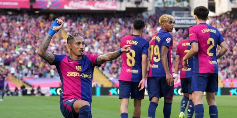 Lamine y un doblete de Raphinha culminan una apoteósica remontada
