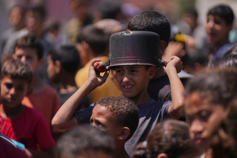 Última hora del conflicto en Oriente Próximo, en directo | Dos muertos por disparos del ejército israelí en un punto de distribución de ayuda en el sur de Gaza | Internacional
