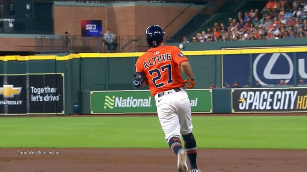 Jose Altuve pega 3 y supera a Lindor en top histórico MLB Jose Altuve pega 3 y supera a Lindor en top histórico MLB