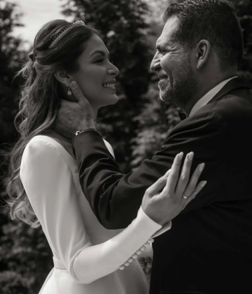 Dayana Mendoza se casó con el pastor Carlos Uribe