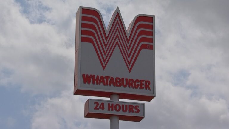 Piden casi  millón a Whataburger por no quitar cebolla de orden – Telemundo Dallas (39)