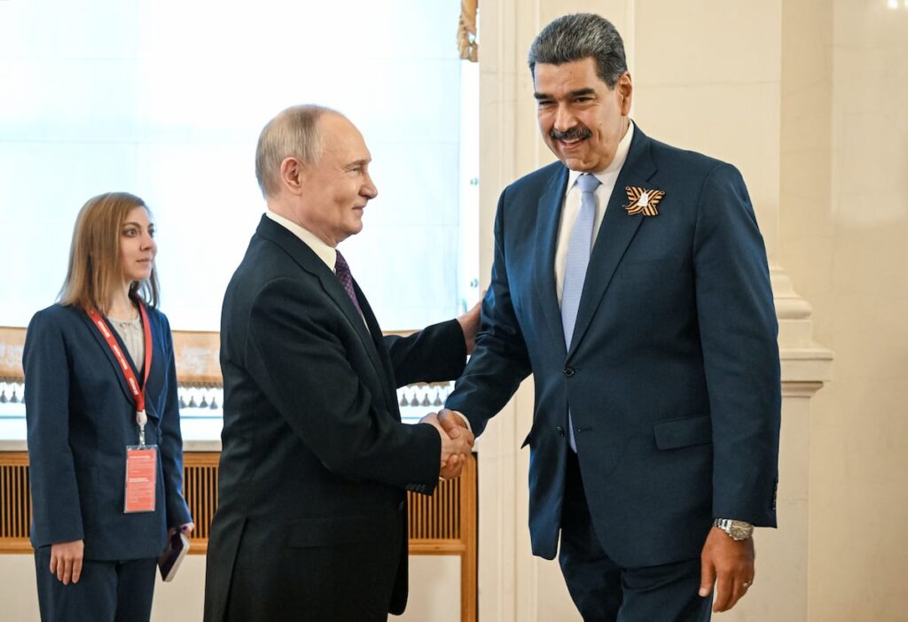 Venezuela busca a sus aliados para tratar de frenar un nuevo derrumbe de su economía