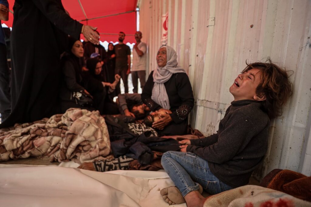 Israel mata a más de 50 palestinos en Gaza en nuevos ataques mientras prepara otra ofensiva terrestre | Internacional