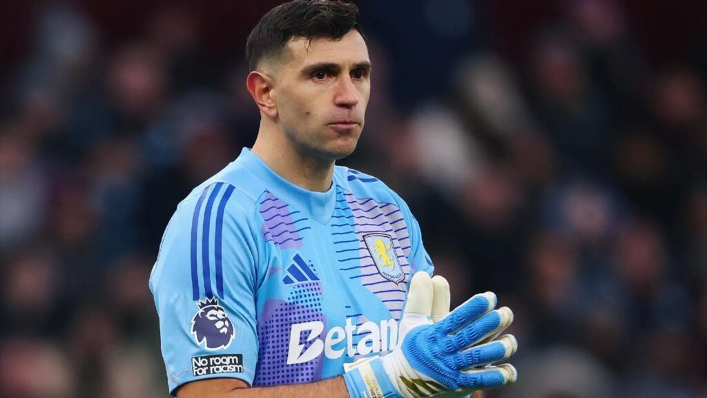 ¿Se va del Aston Villa? Revelan las dos importantes ofertas que recibió el Dibu Martínez ¿Se va del Aston Villa? Revelan las dos importantes ofertas que recibió el Dibu Martínez