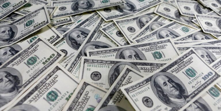 así cotiza el dólar este jueves 29 de mayo en los bancos de Argentina