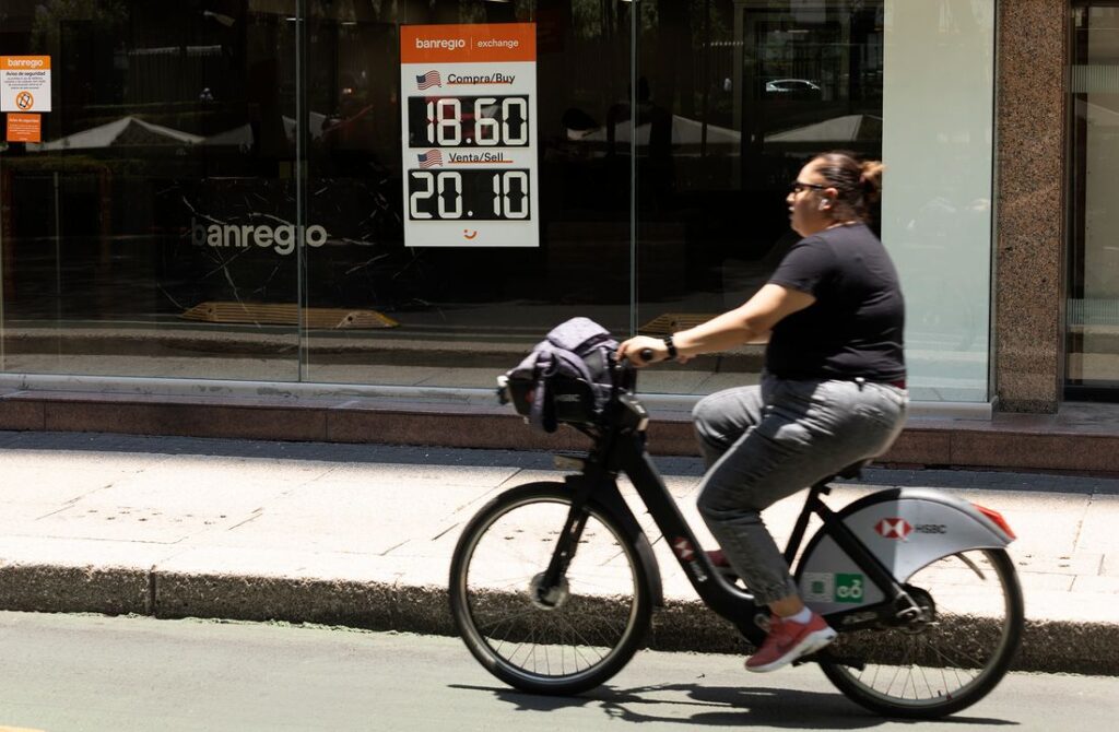 La Jornada – Peso retrocede; mercados financieros regresan a las caídas La Jornada – Peso retrocede; mercados financieros regresan a las caídas