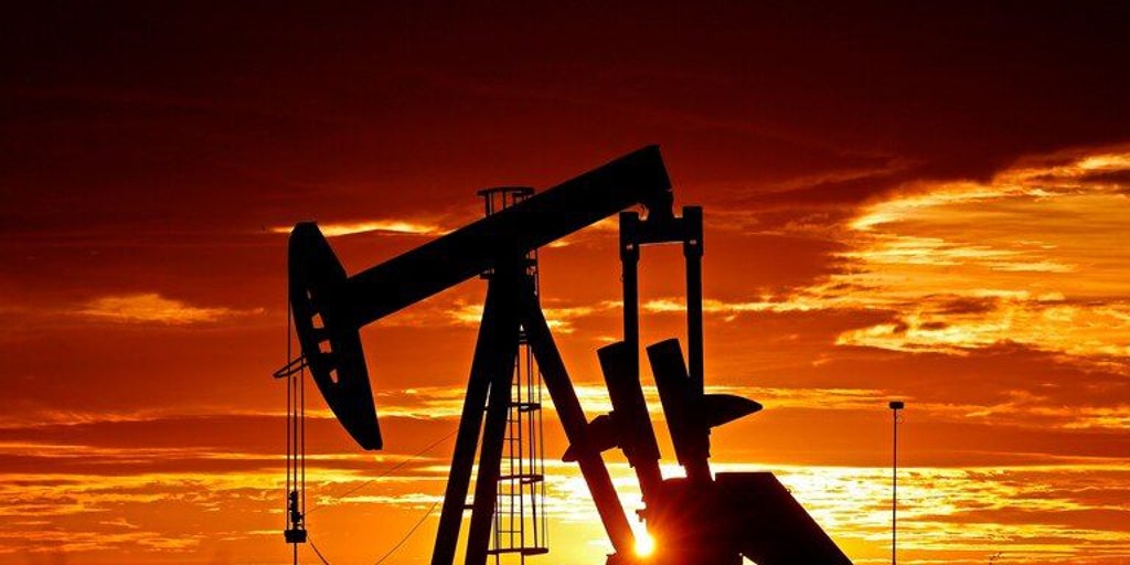 La OPEP se lanza a una guerra de precios que lleva al petróleo a su coste más bajo en cuatro años La OPEP se lanza a una guerra de precios que lleva al petróleo a su coste más bajo en cuatro años