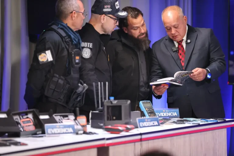 Autoridades venezolanas avanzan en desmantelamiento de red terrorista vinculada a la extrema derecha Autoridades venezolanas avanzan en desmantelamiento de red terrorista vinculada a la extrema derecha