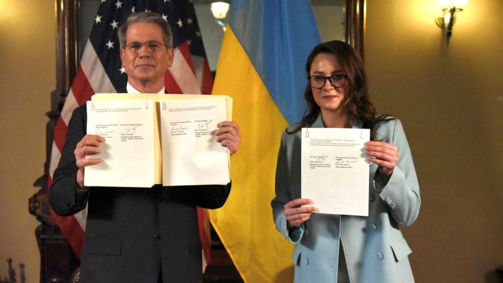 EE.UU. endurece el tono con Rusia tras pactar la explotación mineral con Kiev
