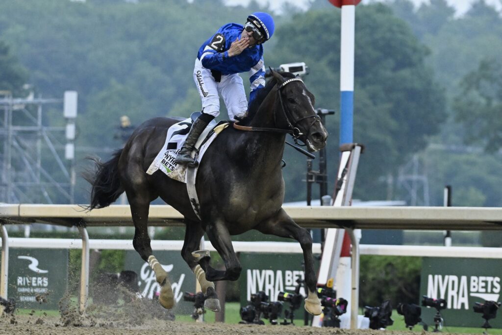 Sovereignty vence a Journalism y conquista Belmont Stakes en Saratoga