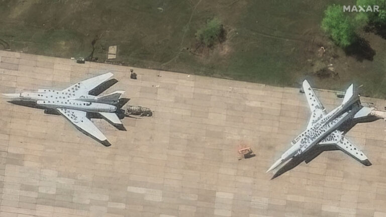 El ataque ucraniano a los aeródromos estratégicos rusos rompe el diálogo de Estambul y expone el doble rasero de EEUU