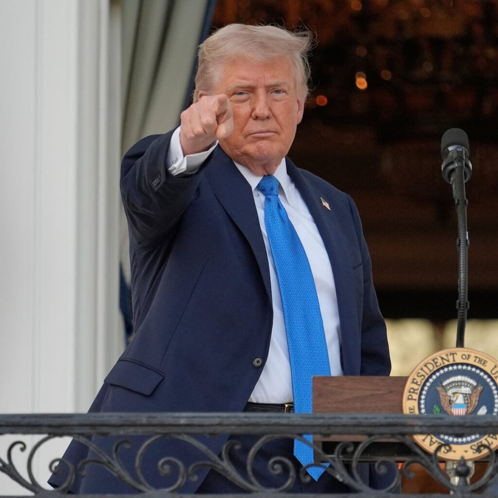 ¿Seguridad o política? El nuevo veto migratorio de Trump y sus consecuencias | El PAÍS Exprés ¿Seguridad o política? El nuevo veto migratorio de Trump y sus consecuencias | El PAÍS Exprés