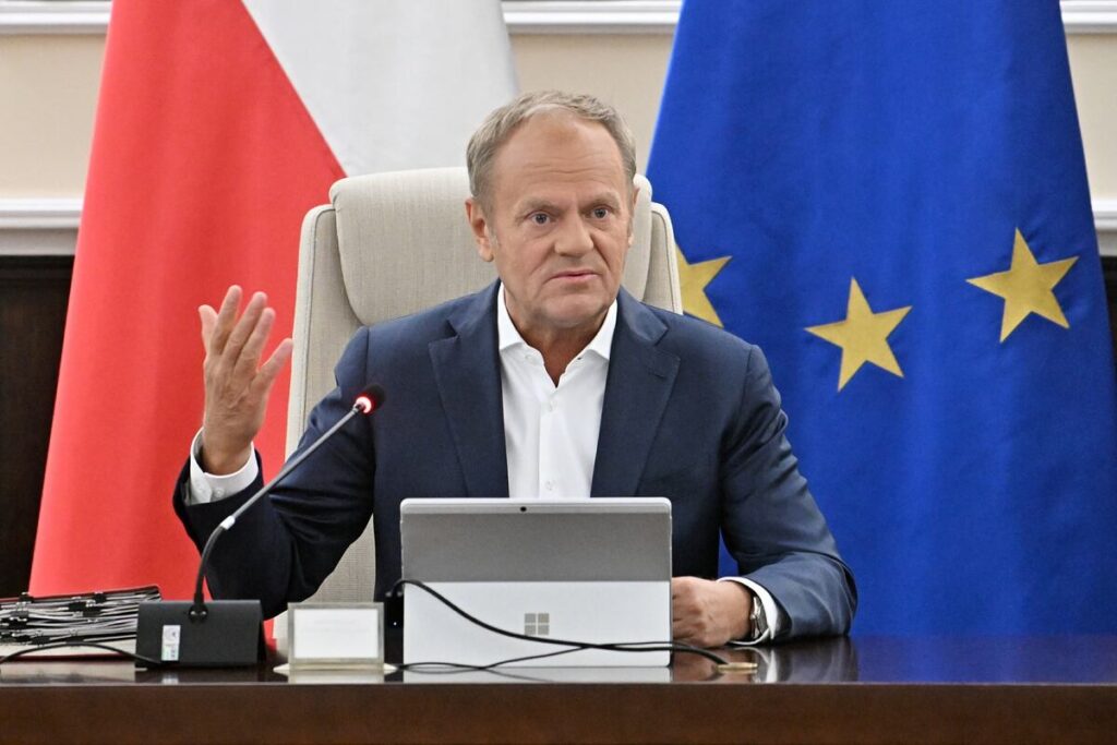 Donald Tusk: Polonia se adentra en un periodo de inestabilidad con el Gobierno maniatado por un nuevo presidente hostil | Internacional Donald Tusk: Polonia se adentra en un periodo de inestabilidad con el Gobierno maniatado por un nuevo presidente hostil | Internacional