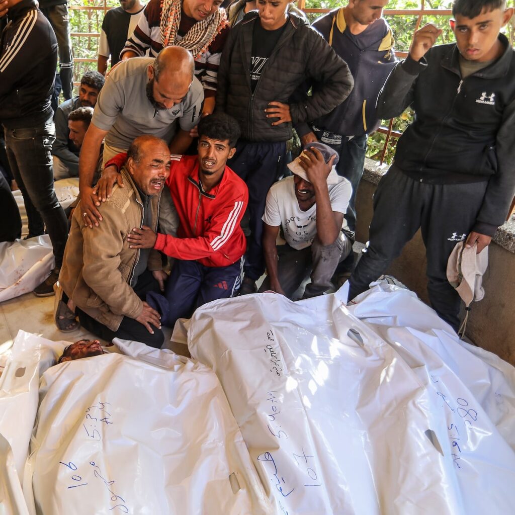 El reparto de comida en Gaza a través de una fundación se ha convertido en otra pesadilla: ¿qué está pasando? | El PAÍS Exprés El reparto de comida en Gaza a través de una fundación se ha convertido en otra pesadilla: ¿qué está pasando? | El PAÍS Exprés