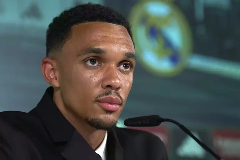 Alexander-Arnold lanza un mensaje que enciende Barcelona: ‘Si dejaba el Liverpool…’