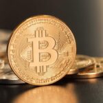Las criptomonedas se derrumban hasta 8% y Bitcoin se aleja de su máximo histórico