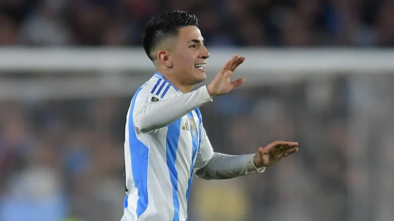Almada se volvió a iluminar con un gol y evitó la derrota de Argentina