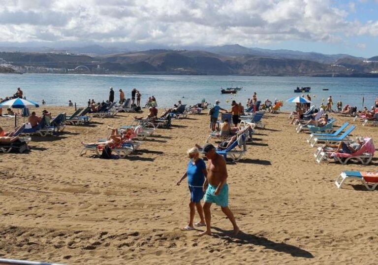 Los turistas extranjeros se disparan un 10% en abril y gastan 10.800 millones de euros